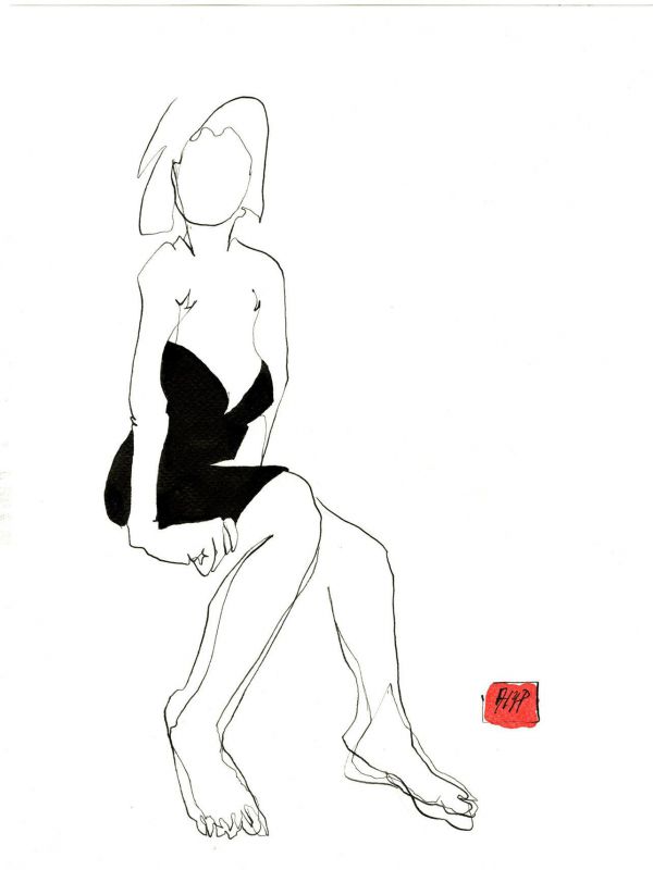 Femme assise à la petite robe noire